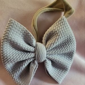 Large bow